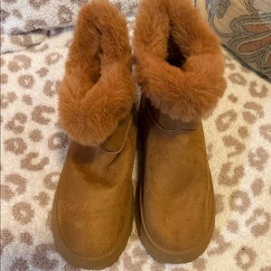 Cozy Brown Ankle Boots with Faux Fur